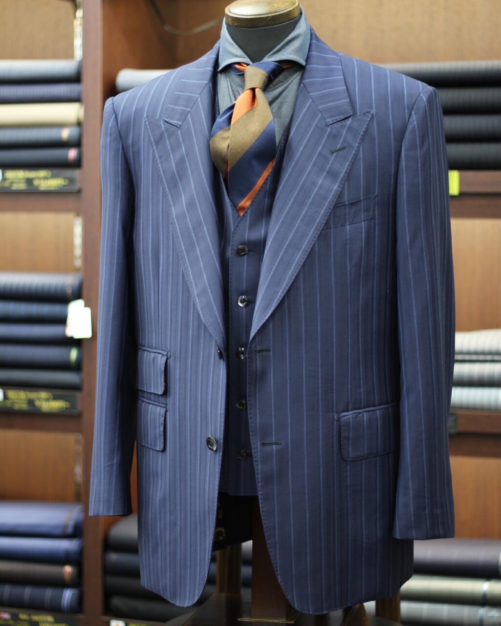 TOM FORD(トムフォード)スーツ「ジャケット］ ［ベスト］当時80万円ほどで購入しました
